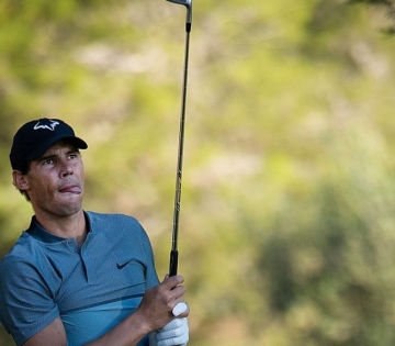 Nadal thắng áp đảo trên sân golf